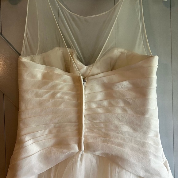 Lovely David’s Bridal Wedding Gown, Ivory, Size 4 - Picture 6 of 10